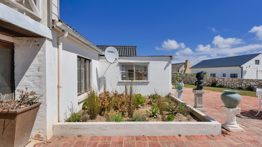 6 Bedroom Property for Sale in Arniston Western Cape
